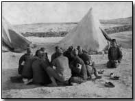 Turkish Red Crescent corpsmen eating chow