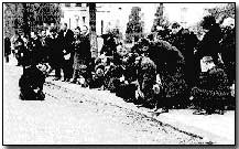 Mourners outside the Wilson home soon after Woodrow's death.